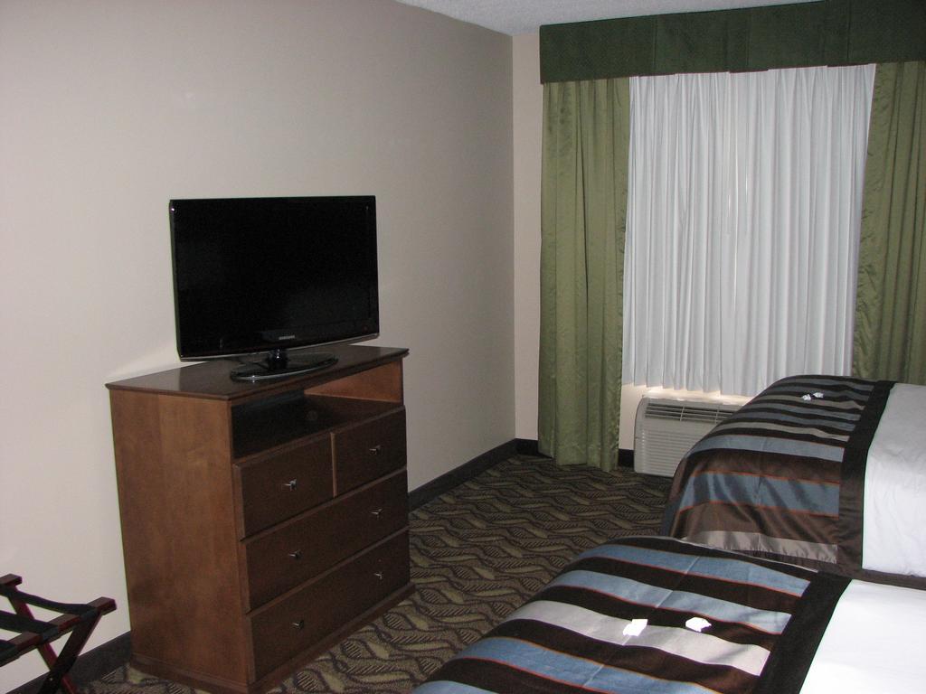 Hotel Wingate By Wyndham Latrobe Habitación foto