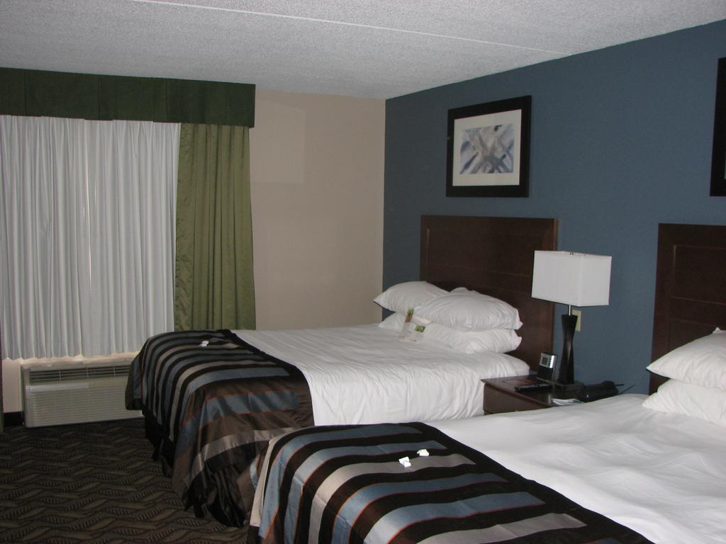 Hotel Wingate By Wyndham Latrobe Habitación foto
