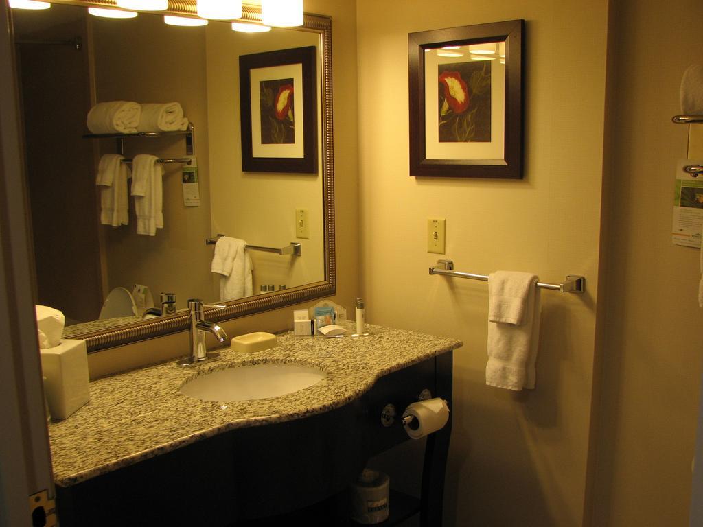 Hotel Wingate By Wyndham Latrobe Habitación foto