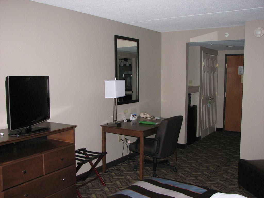 Hotel Wingate By Wyndham Latrobe Habitación foto