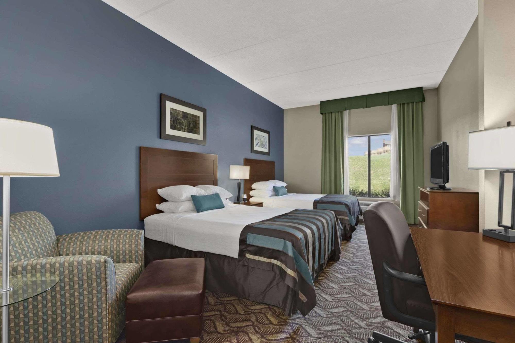 Hotel Wingate By Wyndham Latrobe Exterior foto